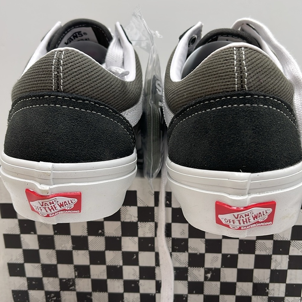 Vans WMNS Skate Old Skool 
Twill Grape Leaf
VN0A5FCB50K
SNEAKERS - Picture 13 of 16